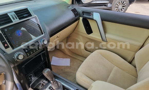 Sayi Na hannu Toyota Land Cruiser Azurfa Mota in Accra a Greater Accra Sayi Na hannu Toyota Land Cruiser Azurfa Mota in Accra a Greater Accra