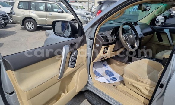 Sayi Na hannu Toyota Land Cruiser Azurfa Mota in Accra a Greater Accra Sayi Na hannu Toyota Land Cruiser Azurfa Mota in Accra a Greater Accra