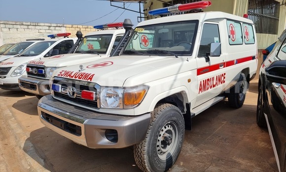 Sayi Na hannu Toyota Land Cruiser White Mota in Accra a Greater Accra