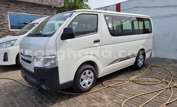 Buy Used Toyota Hiace White Car in Accra in Greater Accra