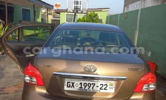 Buy Used Toyota Yaris Beige Car in Sekondi–Takoradi Metropolitan in Western