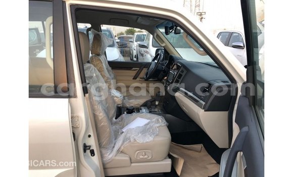Ra Imported Mitsubishi Pajero funfun Ọkọ̀ in Import - Dubai ni Ashanti Ra Imported Mitsubishi Pajero funfun Ọkọ̀ in Import - Dubai ni Ashanti
