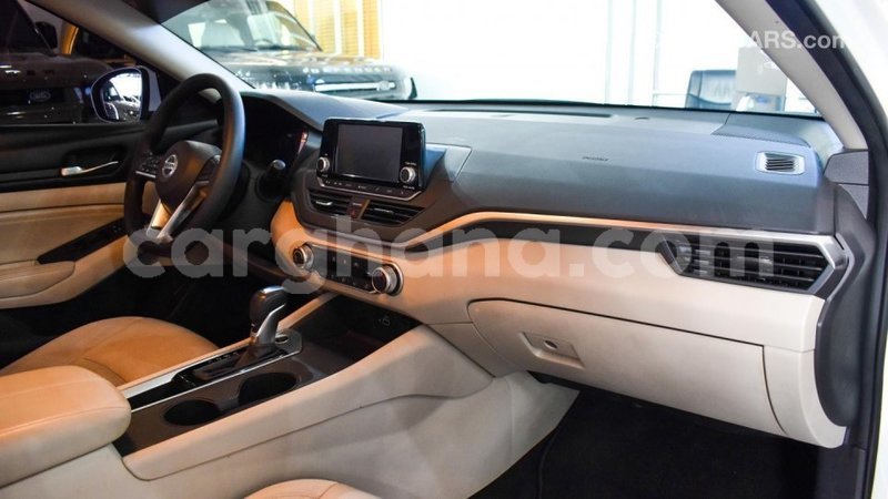 Big with watermark nissan altima ashanti import dubai 47472