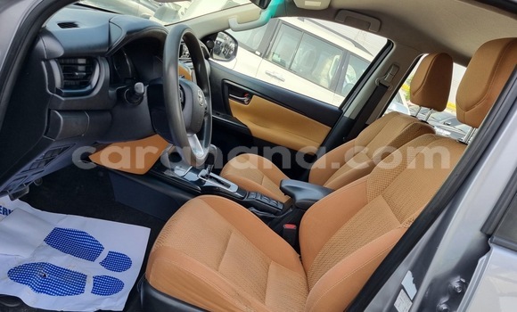Sayi Na hannu Toyota Fortuner Azurfa Mota in Accra a Greater Accra Sayi Na hannu Toyota Fortuner Azurfa Mota in Accra a Greater Accra