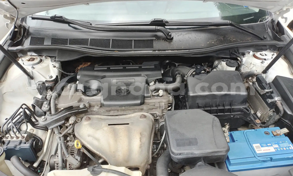 Buy Used Toyota Camry White Car in Accra in Greater Accra Buy Used Toyota Camry White Car in Accra in Greater Accra