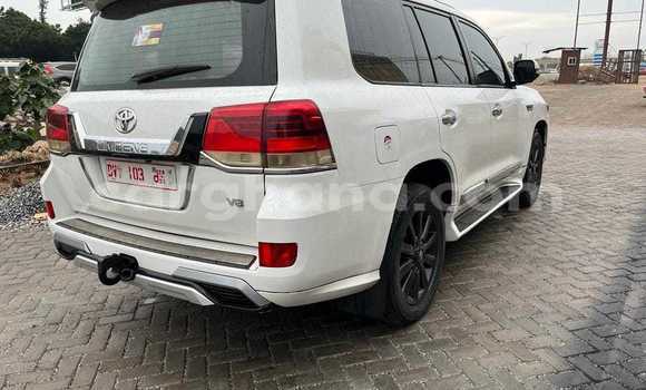 Sayi Na hannu Toyota Land Cruiser White Mota in Accra a Greater Accra Sayi Na hannu Toyota Land Cruiser White Mota in Accra a Greater Accra