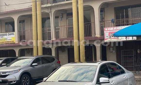 Sayi Na hannu Mercedes‒Benz C–Class Azurfa Mota in Accra a Greater Accra