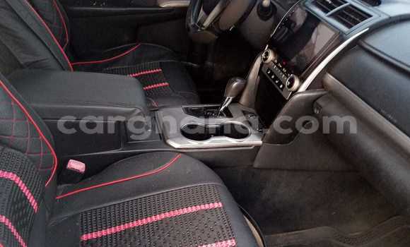 Sayi Na hannu Toyota Camry White Mota in Accra a Greater Accra Sayi Na hannu Toyota Camry White Mota in Accra a Greater Accra