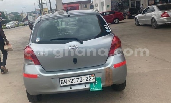 Sayi Na hannu Toyota Vitz Azurfa Mota in Accra a Greater Accra Sayi Na hannu Toyota Vitz Azurfa Mota in Accra a Greater Accra
