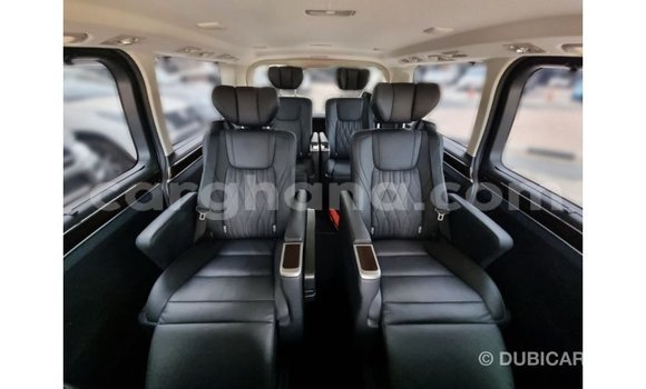 Ra Imported Toyota Granvia Black Ọkọ̀ in Import - Dubai ni Ashanti Ra Imported Toyota Granvia Black Ọkọ̀ in Import - Dubai ni Ashanti