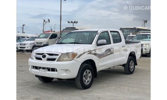Ra Imported Toyota Hilux funfun Ọkọ̀ in Import - Dubai ni Ashanti Ra Imported Toyota Hilux funfun Ọkọ̀ in Import - Dubai ni Ashanti