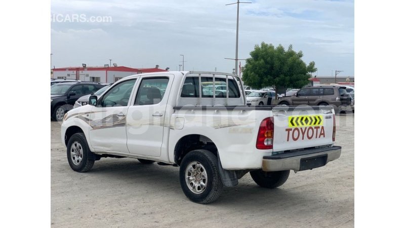 Big with watermark toyota hilux ashanti import dubai 47542