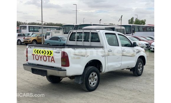Ra Imported Toyota Hilux funfun Ọkọ̀ in Import - Dubai ni Ashanti Ra Imported Toyota Hilux funfun Ọkọ̀ in Import - Dubai ni Ashanti