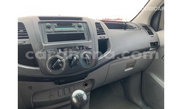 Ra Imported Toyota Hilux funfun Ọkọ̀ in Import - Dubai ni Ashanti Ra Imported Toyota Hilux funfun Ọkọ̀ in Import - Dubai ni Ashanti