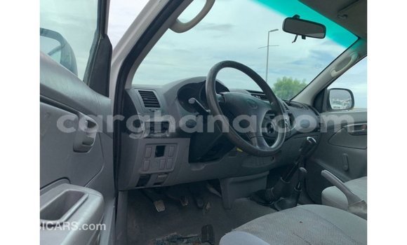 Ra Imported Toyota Hilux funfun Ọkọ̀ in Import - Dubai ni Ashanti Ra Imported Toyota Hilux funfun Ọkọ̀ in Import - Dubai ni Ashanti