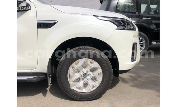 Sayi Imported Nissan Xterra White Mota in Import - Dubai a Ashanti Sayi Imported Nissan Xterra White Mota in Import - Dubai a Ashanti