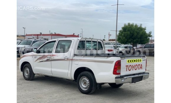Ra Imported Toyota Hilux funfun Ọkọ̀ in Import - Dubai ni Ashanti Ra Imported Toyota Hilux funfun Ọkọ̀ in Import - Dubai ni Ashanti