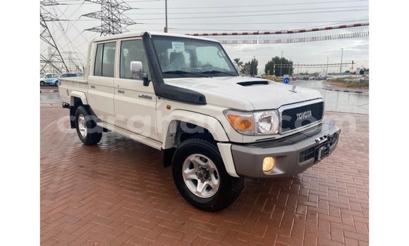 Ra Imported Toyota Land Cruiser funfun Ọkọ̀ in Import - Dubai ni Ashanti Ra Imported Toyota Land Cruiser funfun Ọkọ̀ in Import - Dubai ni Ashanti