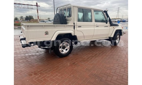 Buy Import Toyota Land Cruiser White Car in Import - Dubai in Ashanti Buy Import Toyota Land Cruiser White Car in Import - Dubai in Ashanti