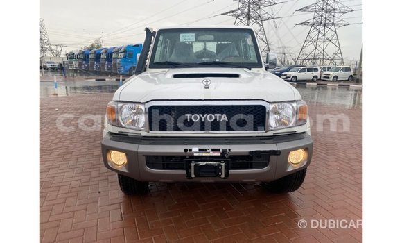 Buy Import Toyota Land Cruiser White Car in Import - Dubai in Ashanti Buy Import Toyota Land Cruiser White Car in Import - Dubai in Ashanti