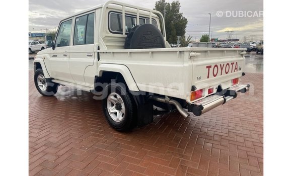 Buy Import Toyota Land Cruiser White Car in Import - Dubai in Ashanti Buy Import Toyota Land Cruiser White Car in Import - Dubai in Ashanti
