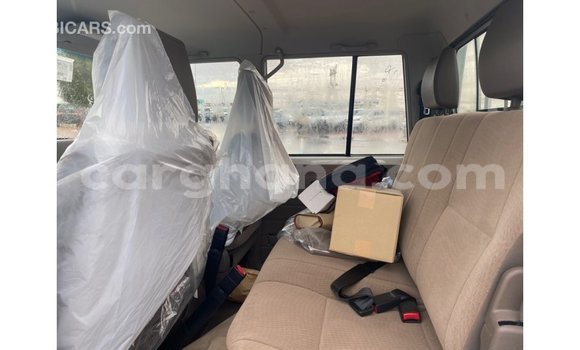 Buy Import Toyota Land Cruiser White Car in Import - Dubai in Ashanti Buy Import Toyota Land Cruiser White Car in Import - Dubai in Ashanti