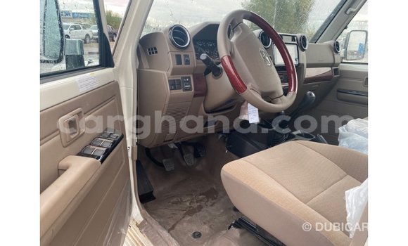 Buy Import Toyota Land Cruiser White Car in Import - Dubai in Ashanti Buy Import Toyota Land Cruiser White Car in Import - Dubai in Ashanti