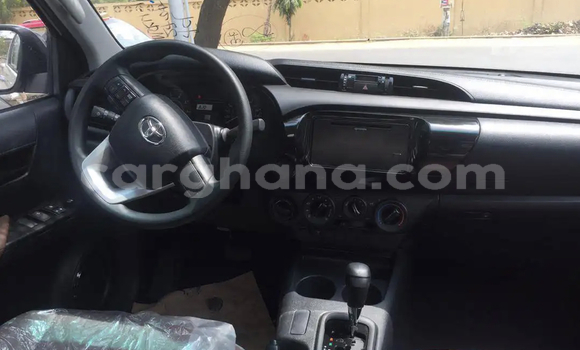 Sayi Na hannu Toyota Hilux White Mota in Accra a Greater Accra Sayi Na hannu Toyota Hilux White Mota in Accra a Greater Accra
