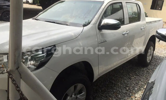 Sayi Na hannu Toyota Hilux White Mota in Accra a Greater Accra Sayi Na hannu Toyota Hilux White Mota in Accra a Greater Accra