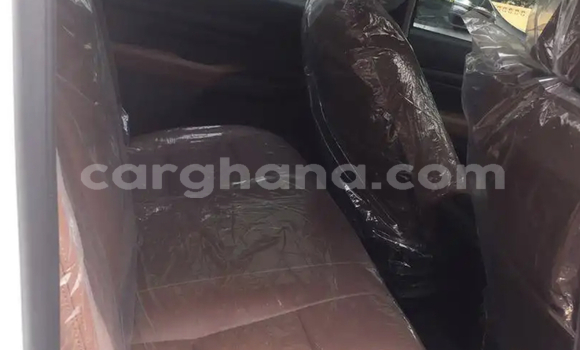 Sayi Na hannu Toyota Hilux White Mota in Accra a Greater Accra Sayi Na hannu Toyota Hilux White Mota in Accra a Greater Accra