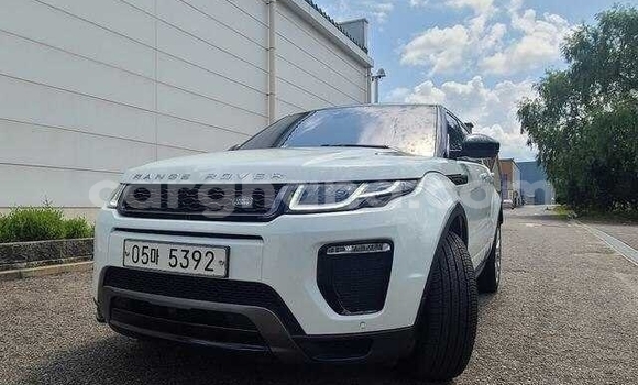 Ra Àlòkù Land Rover Range Rover Evoque funfun Ọkọ̀ in Accra ni Greater Accra