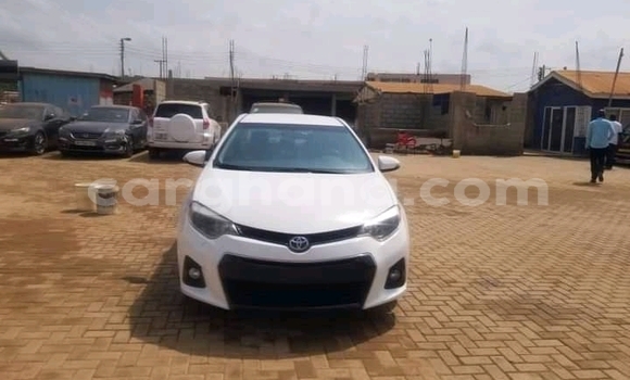 Ra Àlòkù Toyota Corolla funfun Ọkọ̀ in Accra ni Greater Accra Ra Àlòkù Toyota Corolla funfun Ọkọ̀ in Accra ni Greater Accra