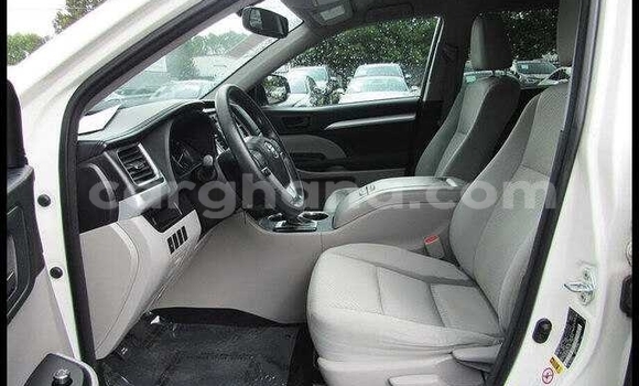 Sayi Na hannu Toyota Highlander White Mota in Accra a Greater Accra Sayi Na hannu Toyota Highlander White Mota in Accra a Greater Accra