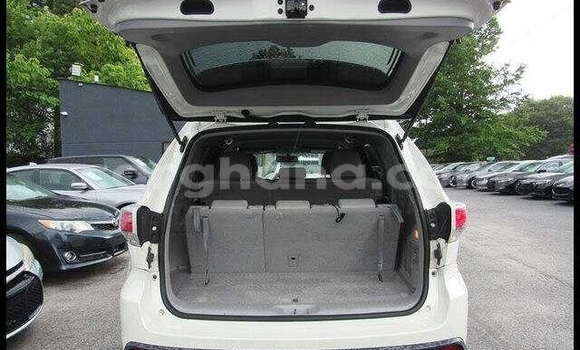 Sayi Na hannu Toyota Highlander White Mota in Accra a Greater Accra Sayi Na hannu Toyota Highlander White Mota in Accra a Greater Accra