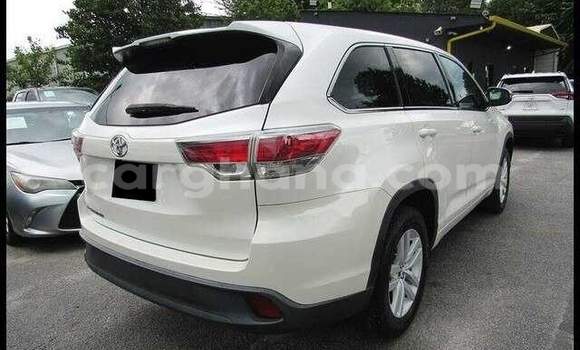 Sayi Na hannu Toyota Highlander White Mota in Accra a Greater Accra Sayi Na hannu Toyota Highlander White Mota in Accra a Greater Accra