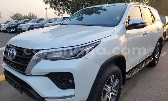 Buy Used Toyota Fortuner White Car in Accra in Greater Accra Buy Used Toyota Fortuner White Car in Accra in Greater Accra
