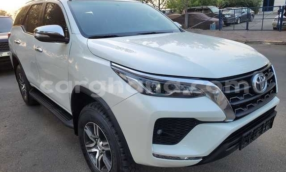 Buy Used Toyota Fortuner White Car in Accra in Greater Accra Buy Used Toyota Fortuner White Car in Accra in Greater Accra