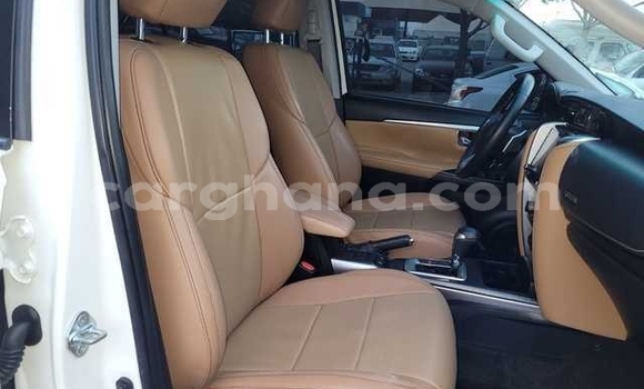 Buy Used Toyota Fortuner White Car in Accra in Greater Accra Buy Used Toyota Fortuner White Car in Accra in Greater Accra