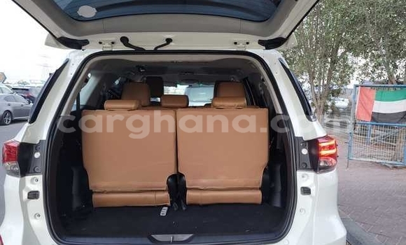 Buy Used Toyota Fortuner White Car in Accra in Greater Accra Buy Used Toyota Fortuner White Car in Accra in Greater Accra