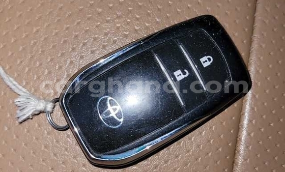 Buy Used Toyota Fortuner White Car in Accra in Greater Accra Buy Used Toyota Fortuner White Car in Accra in Greater Accra