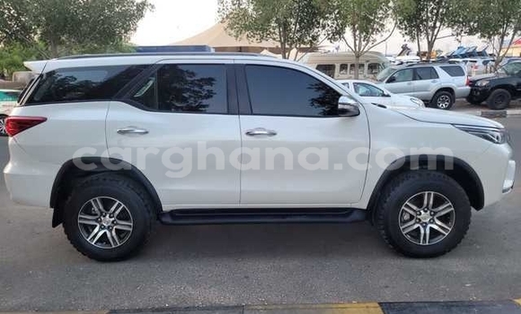 Buy Used Toyota Fortuner White Car in Accra in Greater Accra Buy Used Toyota Fortuner White Car in Accra in Greater Accra