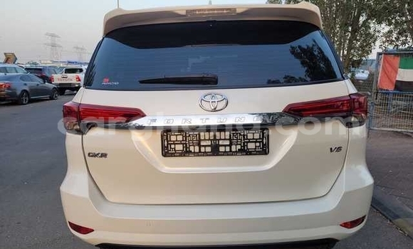 Buy Used Toyota Fortuner White Car in Accra in Greater Accra Buy Used Toyota Fortuner White Car in Accra in Greater Accra