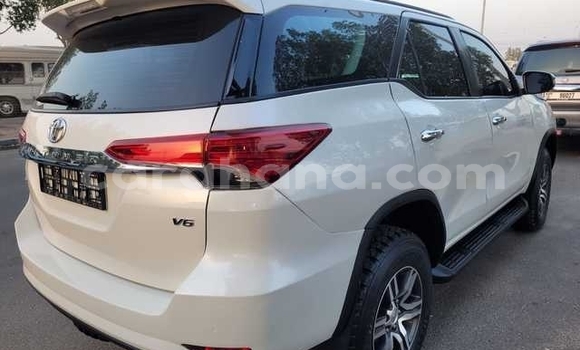 Buy Used Toyota Fortuner White Car in Accra in Greater Accra Buy Used Toyota Fortuner White Car in Accra in Greater Accra