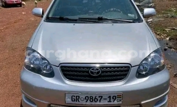 Sayi Na hannu Toyota Corolla Azurfa Mota in Accra a Greater Accra