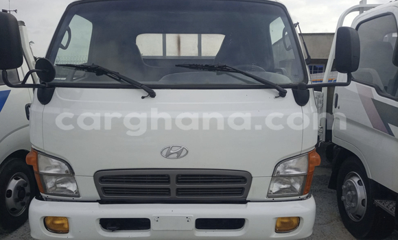 Sayi Na hannu Hyundai H200 White Babbar mota in Accra a Greater Accra Sayi Na hannu Hyundai H200 White Babbar mota in Accra a Greater Accra