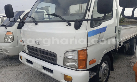 Sayi Na hannu Hyundai H200 White Babbar mota in Accra a Greater Accra Sayi Na hannu Hyundai H200 White Babbar mota in Accra a Greater Accra