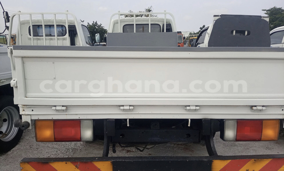 Sayi Na hannu Hyundai H200 White Babbar mota in Accra a Greater Accra Sayi Na hannu Hyundai H200 White Babbar mota in Accra a Greater Accra