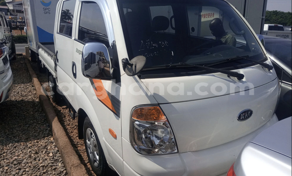 Sayi Na hannu Hyundai H200 White Babbar mota in Accra a Greater Accra Sayi Na hannu Hyundai H200 White Babbar mota in Accra a Greater Accra