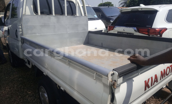 Sayi Na hannu Hyundai H200 White Babbar mota in Accra a Greater Accra Sayi Na hannu Hyundai H200 White Babbar mota in Accra a Greater Accra