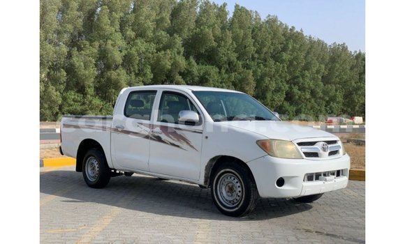 Ra Imported Toyota Hilux funfun Ọkọ̀ in Import - Dubai ni Ashanti Ra Imported Toyota Hilux funfun Ọkọ̀ in Import - Dubai ni Ashanti